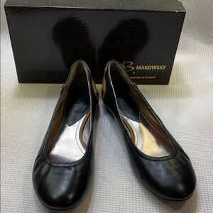 B. Makowsky Black Bronze Ballet Flats Leather Comfort Shoe Sz 11